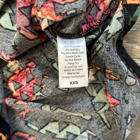 Lularoe Randy Tee - Picture 4 of 4